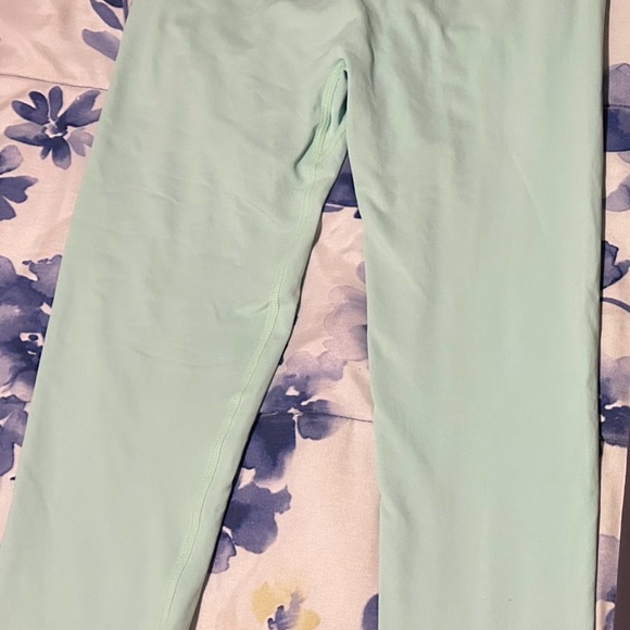 Cream Elastic Waistband Bike Shorts with Smooth Texture - Picture 3 of 3